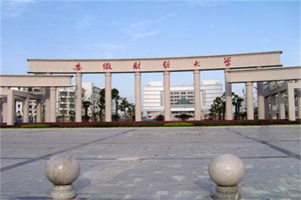 A股市场“气温”强势回升 公募基金看好三条主线